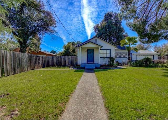 Property at 403 Beagle Ln, Redding, CA 96002, 2 beds, 1 bath