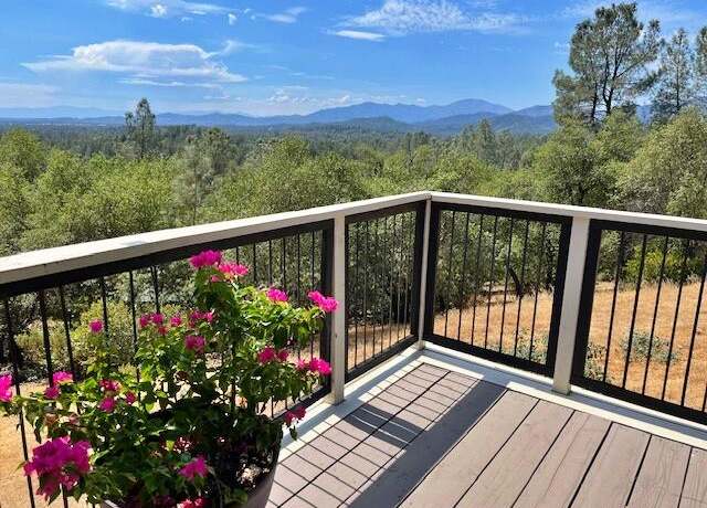 Property at 19413 Lee View Ln, Redding, CA 96003, 3 beds, 3 baths