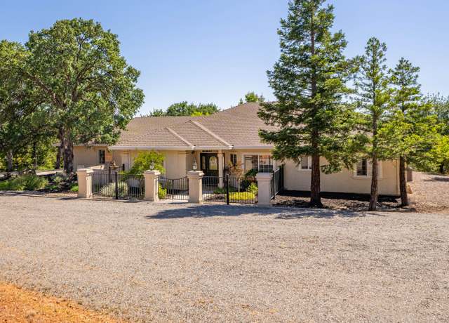 Property at 14235 Noble Oaks Dr, Red Bluff, CA 96080, 3 beds, 2 baths