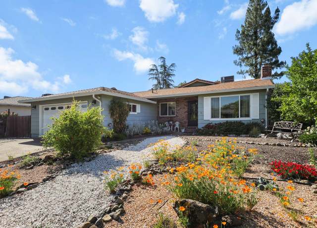 Property at 2099 Roxford Ct, Redding, CA 96001, 3 beds, 2 baths