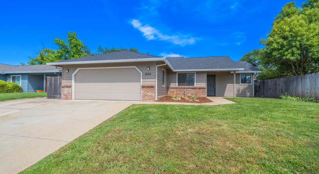 Photo of 1565 Lacey Ln, Redding, CA 96003