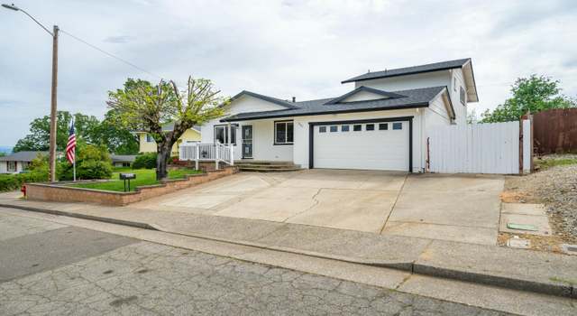 Photo of 3525 Elizabeth Way, Redding, CA 96001