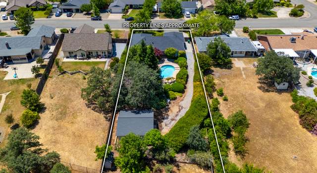 Photo of 533 Teakwood Dr, Redding, CA 96003