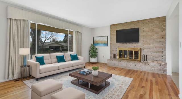 Photo of 830 Royal Oak Dr, Redding, CA 96001