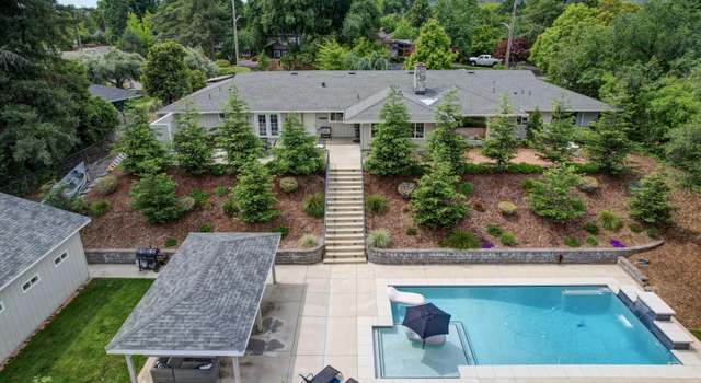 Photo of 925 Sierra Vista Dr, Redding, CA 96001