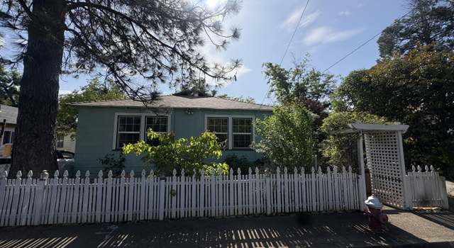 Photo of 1020 East St, Redding, CA 96001
