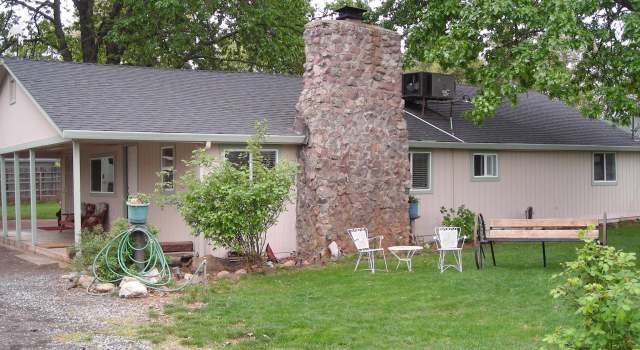 Photo of 1315 Madewood Ln, Redding, CA 96002