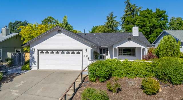 Photo of 484 Dominica Ct, Redding, CA 96003