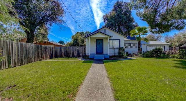 Photo of 403 Beagle Ln, Redding, CA 96002