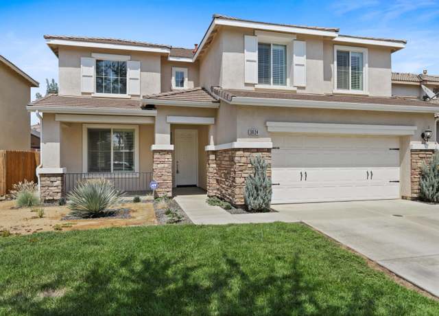 Property at 3024 W Elowin Ave, Visalia, CA 93291, 4 beds, 3 baths