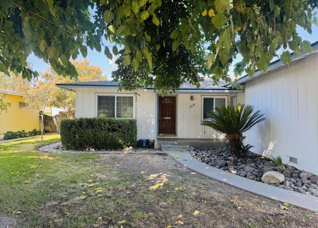 Property at 2537 S Encina St, Visalia, CA 93277, 3 beds, 1 bath