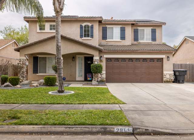 Property at 2869 W Brooke Ave, Visalia, CA 93291, 4 beds, 2.5 baths