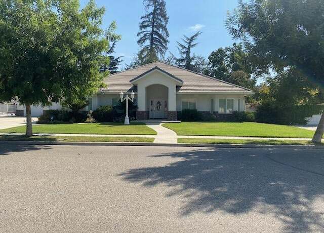 Property at 1110 Grove Dr, Tulare, CA 93274, 3 beds, 2 baths