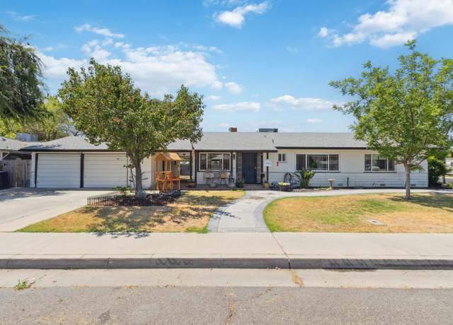Property at 731 W D St, Lemoore, CA 93245, 4 beds, 2 baths