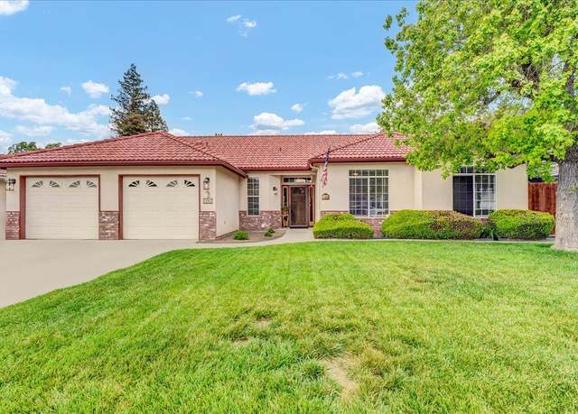 Property at 2262 W Orange Ave, Porterville, CA 93257, 3 beds, 2 baths