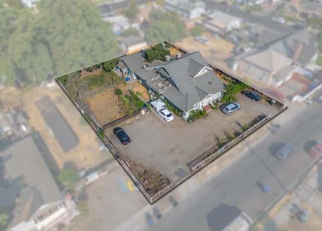 Property at 933 N West St, Visalia, CA 93291, 5 beds, 2 baths