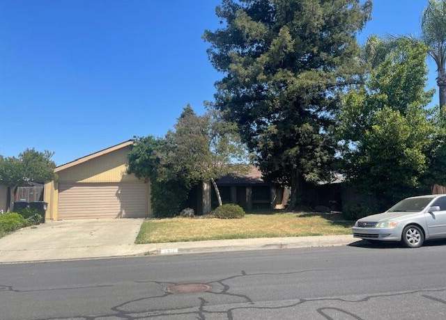 Property at 2910 S Fulgham St, Visalia, CA 93277, 3 beds, 2 baths