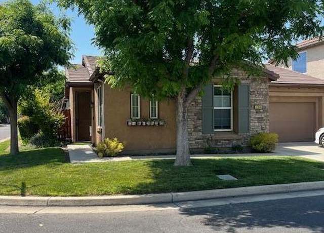 Property at 3209 N Tilden St, Visalia, CA 93291, 2 beds, 2 baths