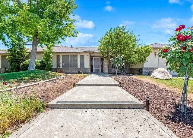 Property at 2877 Aspen St, Hanford, CA 93230, 4 beds, 2.5 baths