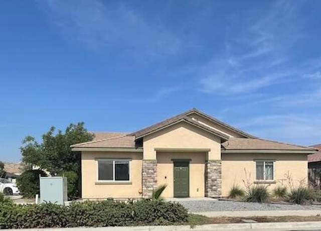 Property at 3614 S County Center Dr, Visalia, CA 93277, 5 beds, 4 baths