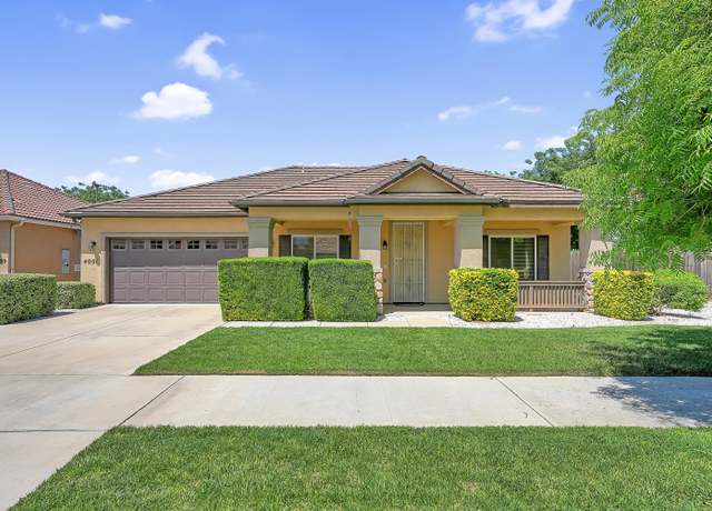 Property at 4001 S Oak View St, Visalia, CA 93277, 3 beds, 2 baths