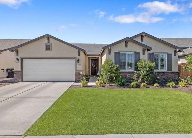 Property at 2325 E Copper Ct, Visalia, CA 93292, 4 beds, 2 baths