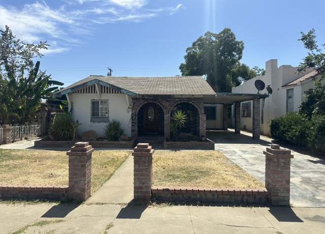 Property at 330 Van Ness Ave, Lindsay, CA 93247, 2 beds, 2 baths