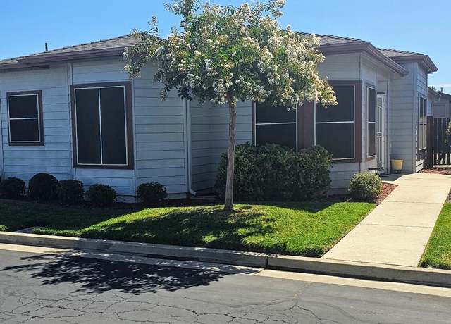 Property at 4612 S Linda Vista St, Visalia, CA 93277, 2 beds, 2 baths