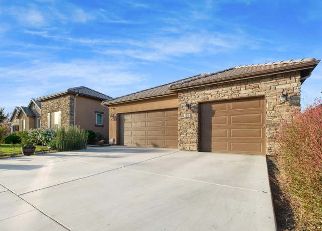 Property at 1890 Tamworth Ave, Tulare, CA 93274, 4 beds, 2.5 baths