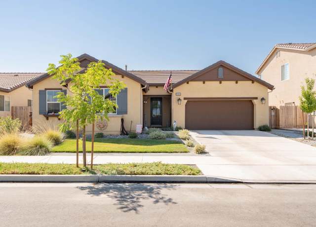 Property at 1833 W Corvina Ave, Visalia, CA 93291, 3 beds, 2 baths