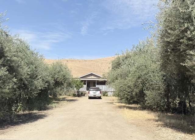 Property at 36189 Road 196, Woodlake, CA 93286, 4 beds, 3 baths