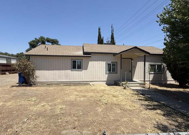 Property at 1220 E Visalia Rd, Farmersville, CA 93223, 3 beds, 2 baths