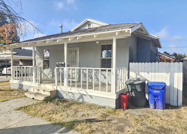 Property at 431 N 3rd St, Porterville, CA 93257, 2 beds, 1 bath