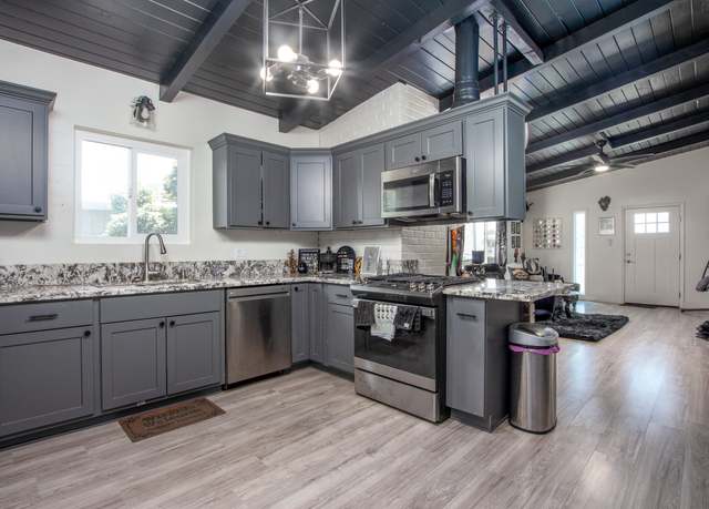 Property at 600 W Iris Ave, Visalia, CA 93277, 4 beds, 2 baths