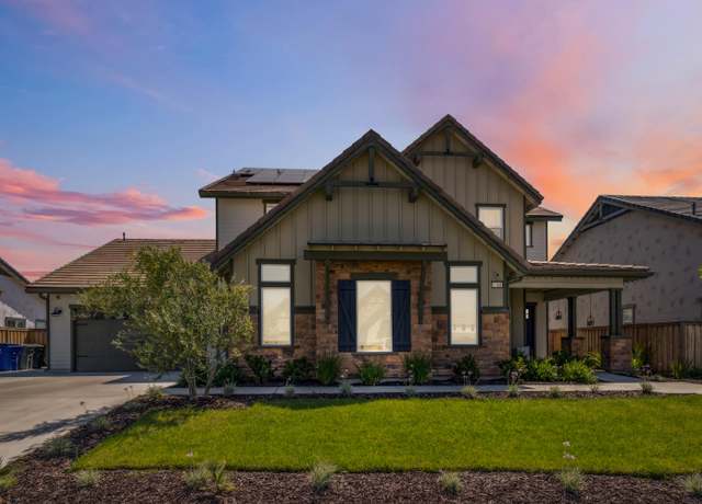 Property at 1765 N N Renn Ave Ave, Clovis, CA 93619, 4 beds, 4 baths