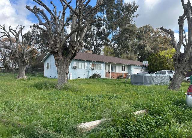 Property at 292 N Villa St, Porterville, CA 93257, 3 beds, 2 baths