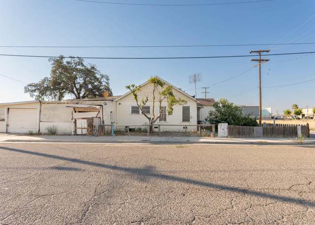 Property at 121 W Tuggle St, Tulare, CA 93274, 3 beds, 2.5 baths