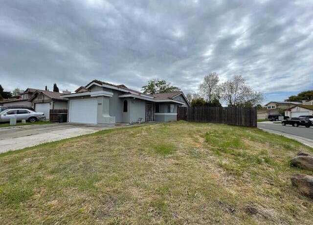 Property at 5000 Camino Royale Dr, Sacramento, CA 95823, 2 beds, 1 bath