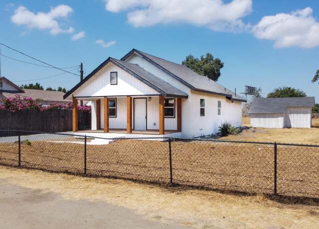 Property at 187 S Cloverleaf St, Porterville, CA 93257, 3 beds, 2 baths