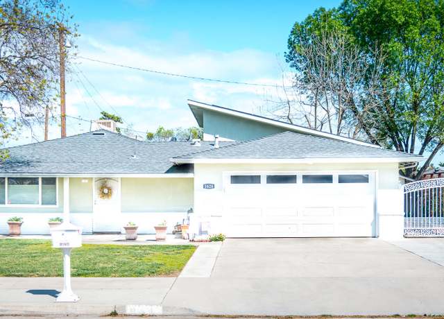 Property at 1624 N Oaks St, Tulare, CA 93274, 3 beds, 2 baths