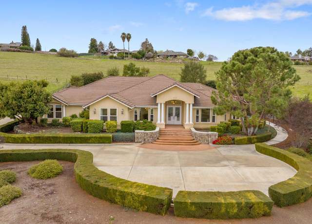 Property at 444 High Sierra Dr, Exeter, CA 93221, 4 beds, 3 baths