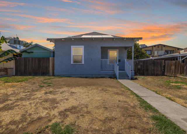 Property at 723 S Garden St, Visalia, CA 93277, 2 beds, 1 bath