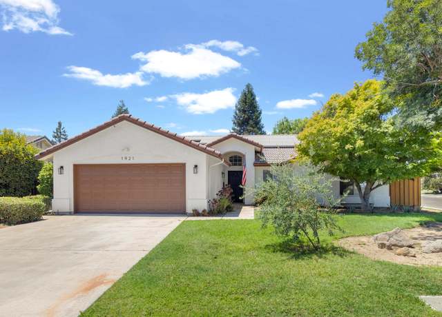 Property at 1921 N Terrace Ct, Visalia, CA 93291, 4 beds, 2 baths