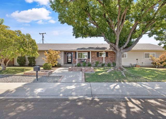 Property at 1834 S Redwood St, Visalia, CA 93277, 4 beds, 2.5 baths