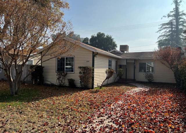 Property at 725 E Apricot Ave, Tulare, CA 93274, 3 beds, 2 baths