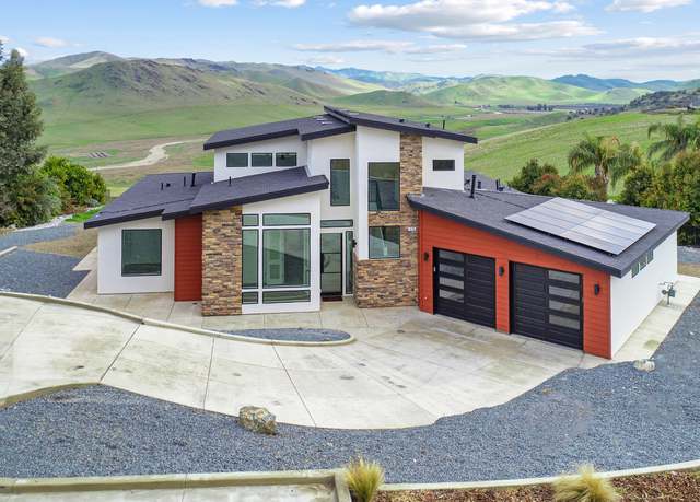 Property at 375 High Sierra Dr, Exeter, CA 93221, 3 beds, 3.5 baths