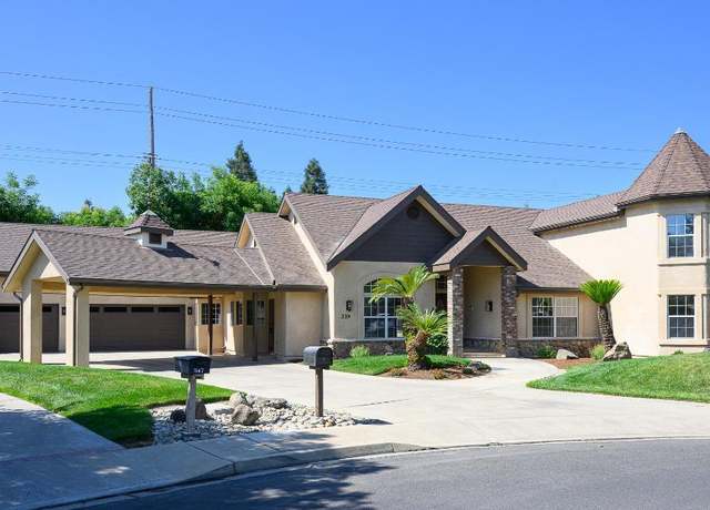 Property at 339 E Oak View Ave, Visalia, CA 93277, 6 beds, 3.5 baths
