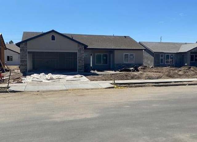 Property at 1155 S Ohio Pl E, Porterville, CA 93257, 3 beds, 2 baths