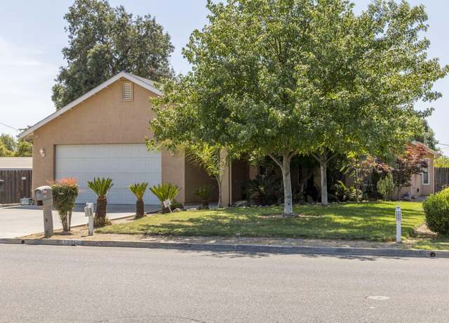 Property at 2231 S Chinowth St, Visalia, CA 93277, 3 beds, 2 baths