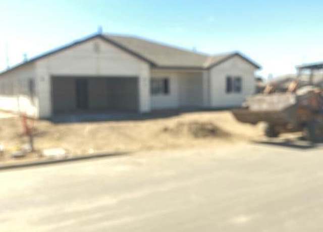 Property at 1125 S Ohio Pl E, Porterville, CA 93257, 5 beds, 3 baths